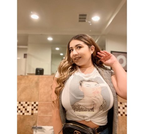 Jazmin Gurrola photo 410