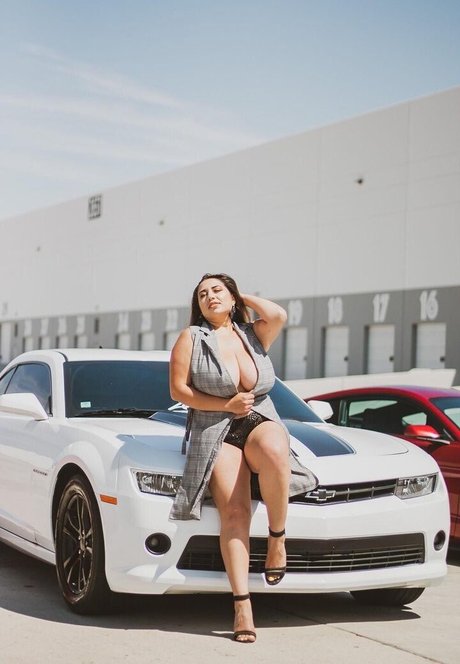 Jazmin Gurrola photo 419