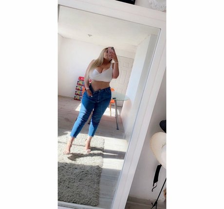 Jazmin Gurrola photo 424