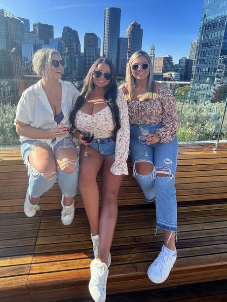 Jenn M photo 44