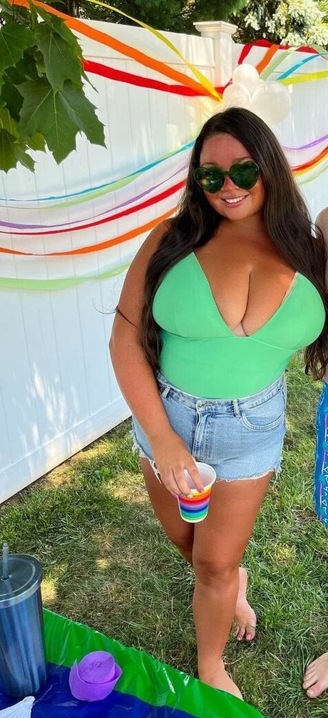 Jenn M photo 176
