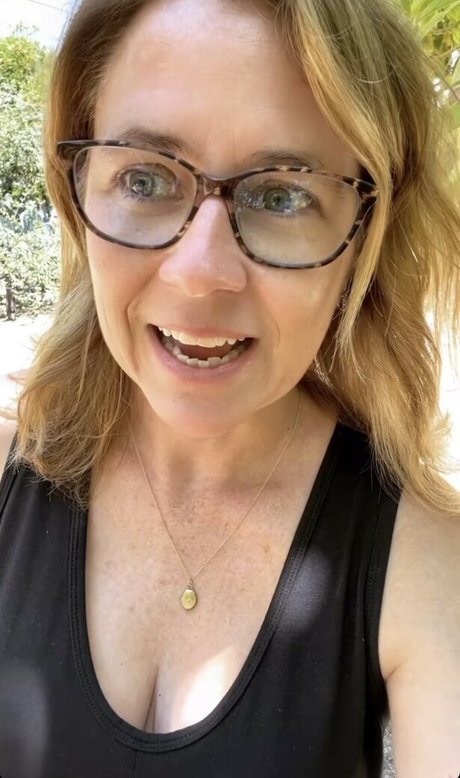 Jenna Fischer photo 53
