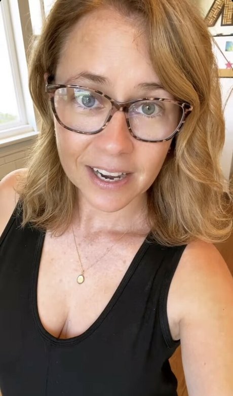 Jenna Fischer photo 56