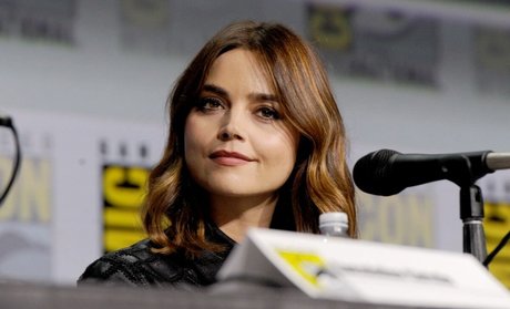 Jenna Louise Coleman photo 16