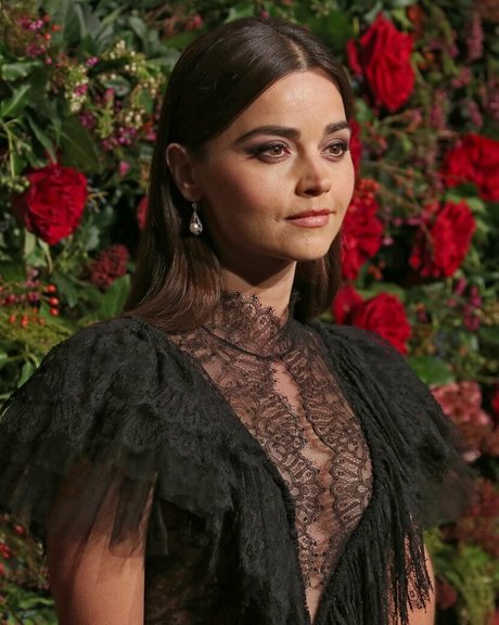 Jenna Louise Coleman photo 28