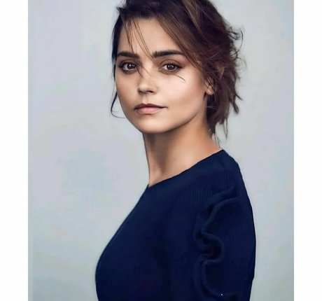 Jenna Louise Coleman photo 34