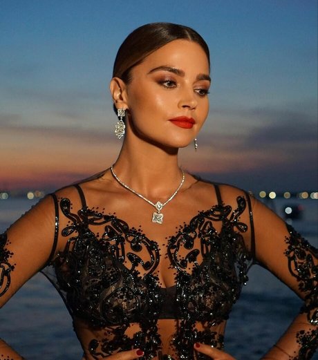 Jenna Louise Coleman photo 124