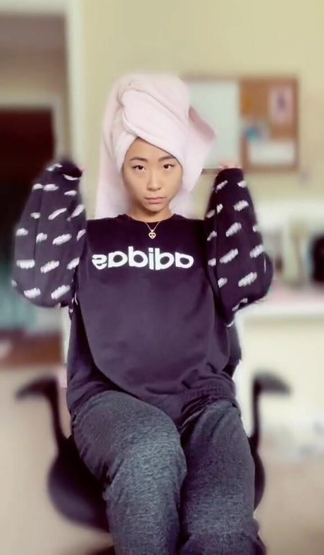 Jennie SoYoung photo 9