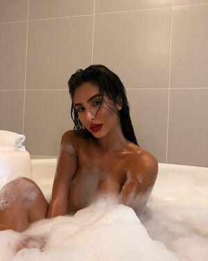 Jennifer Auada photo 46