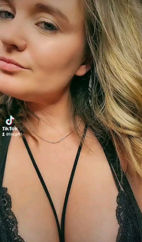 Jennifer Fox photo 22