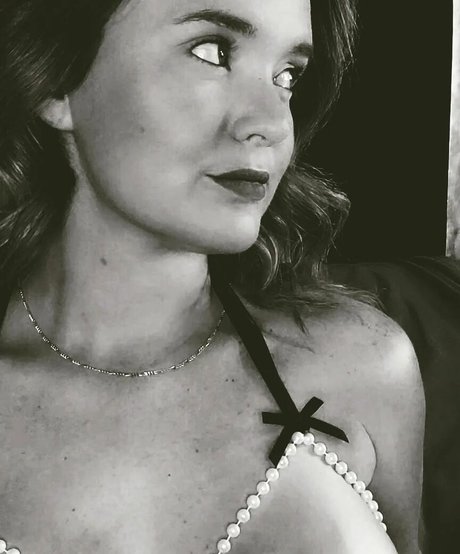 Jennifer Fox photo 24