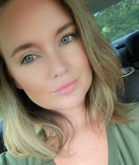 Jennifer Fox photo 74