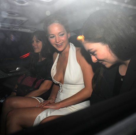 Jennifer Lawrence photo 349