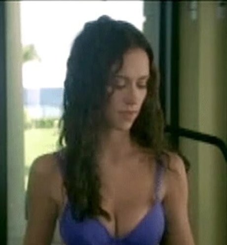 Jennifer Love Hewitt photo 38