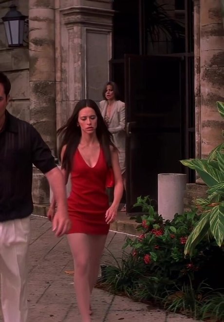 Jennifer Love Hewitt photo 39