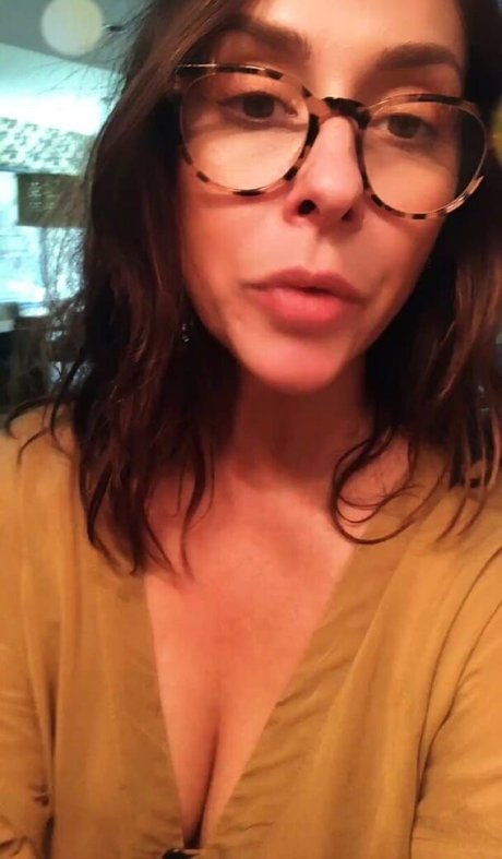 Jennifer Love Hewitt photo 149