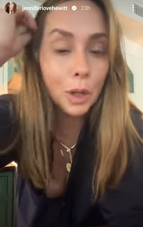 Jennifer Love Hewitt photo 165