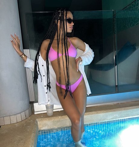 Jennifer Prado photo 37