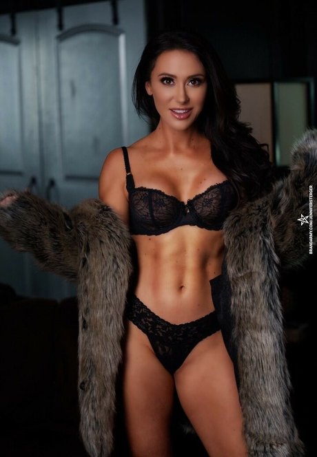 Jennifer Sterger photo 6