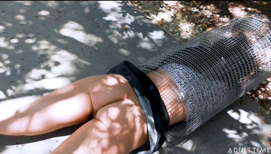 Jennifer White photo 576
