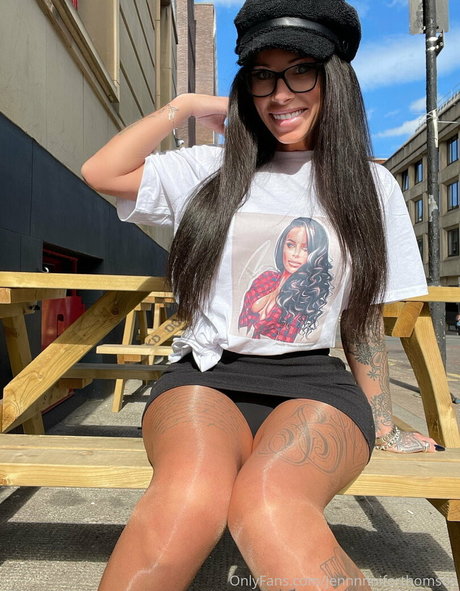 Jennnnniferthomson photo 37