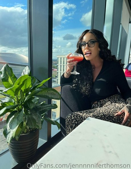 Jennnnniferthomson photo 1051