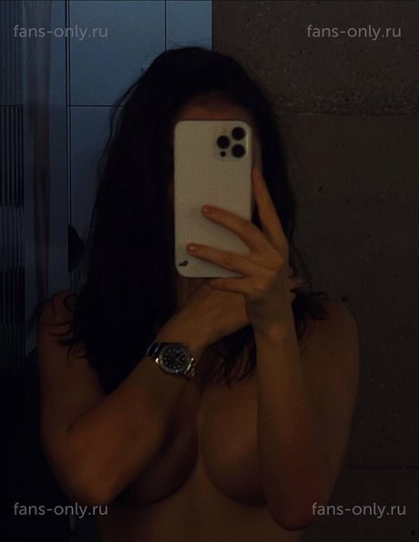 Jenny Hanna photo 17