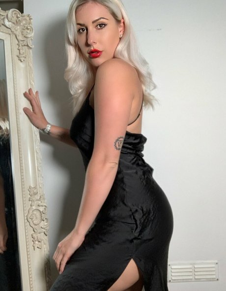 Jenny James photo 88