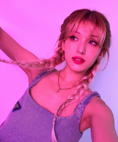 Jeon Somi photo 24
