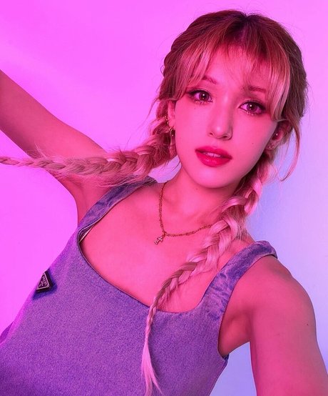Jeon Somi photo 25