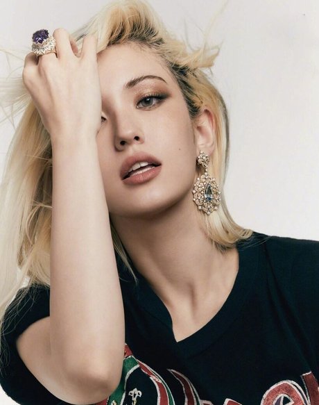 Jeon Somi photo 31