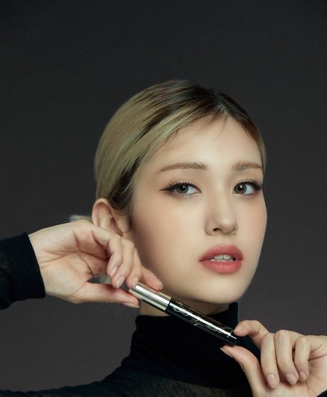 Jeon Somi photo 32