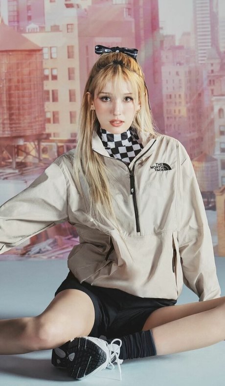 Jeon Somi photo 44