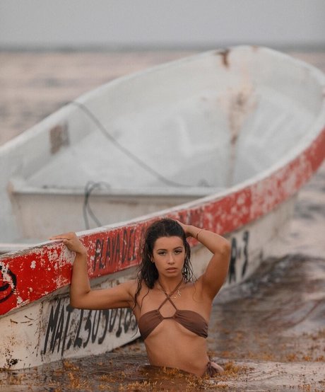 Jesenia Echeverria photo 26