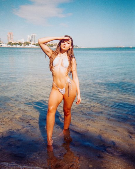 Jesenia Sanchez photo 5