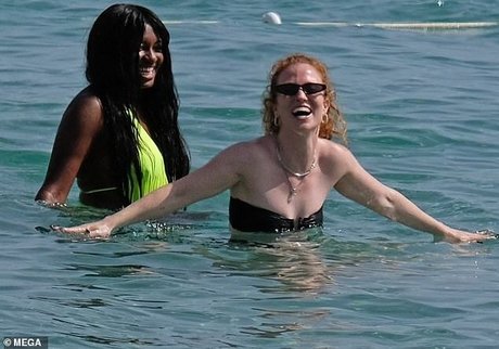 Jess Glynne photo 3