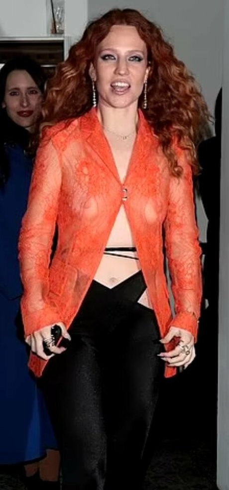 Jess Glynne photo 11