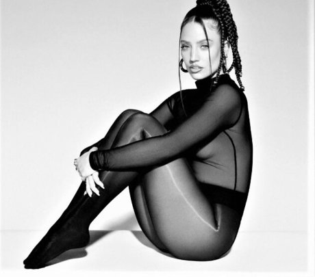 Jess Glynne photo 13