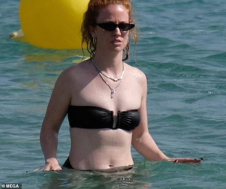 Jess Glynne photo 24