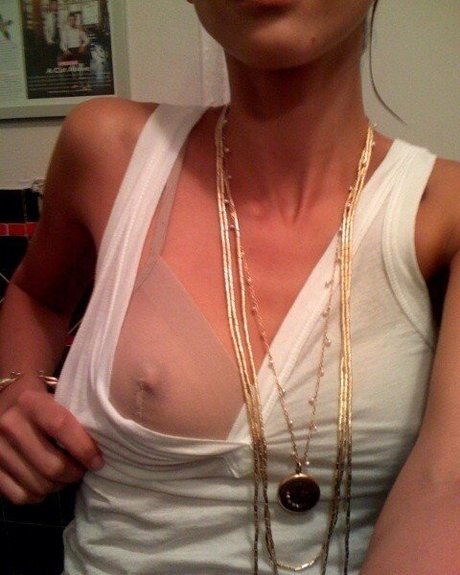 Jessica Alba photo 32