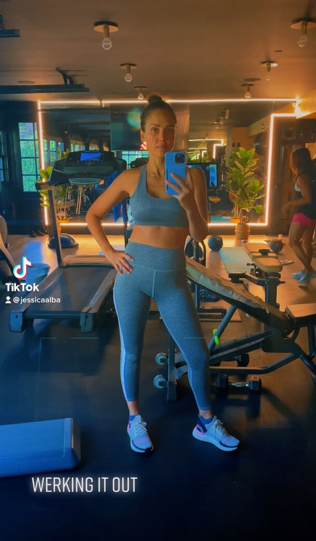 Jessica Alba photo 37