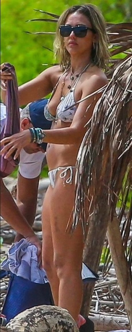Jessica Alba photo 40