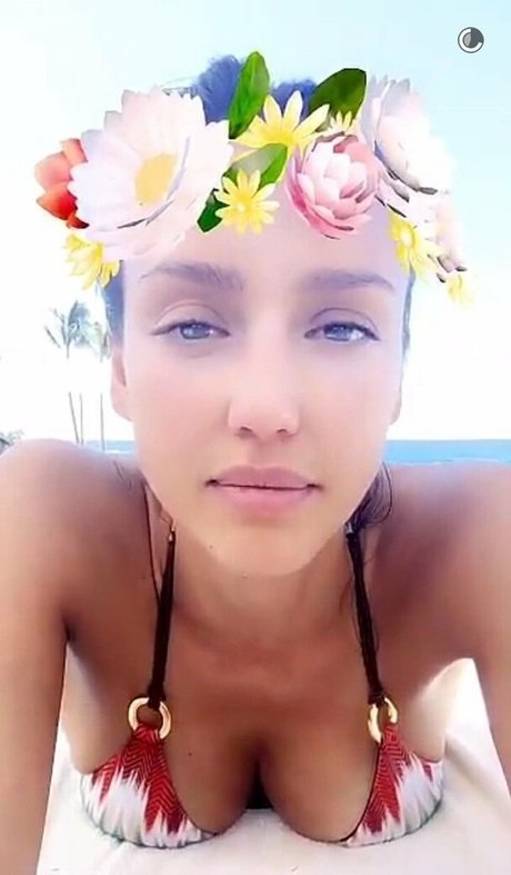 Jessica Alba photo 404