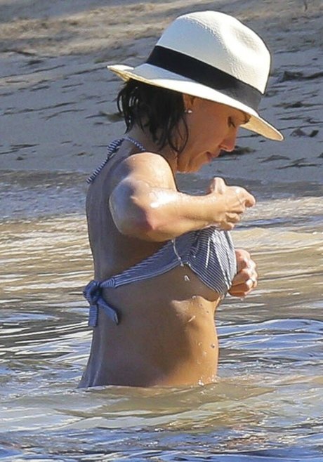 Jessica Alba photo 416