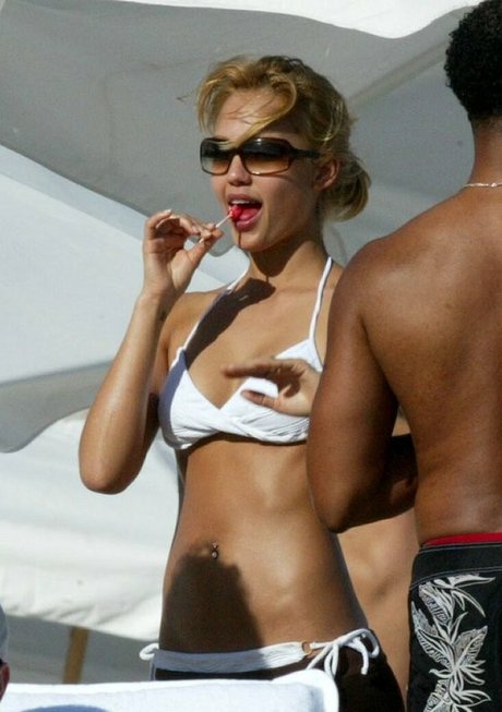 Jessica Alba photo 424