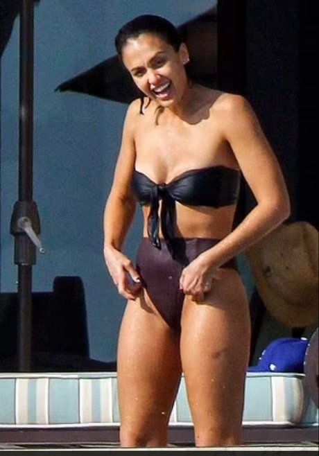 Jessica Alba photo 657