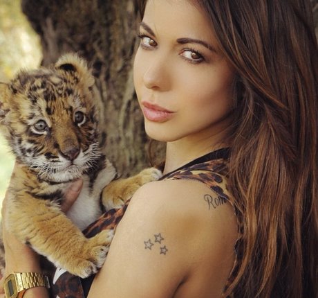 Jimena Sanchez photo 360
