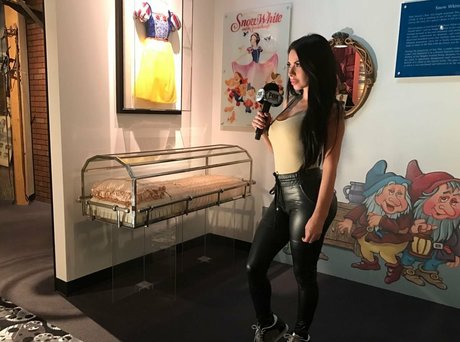 Jimena Sanchez photo 1447