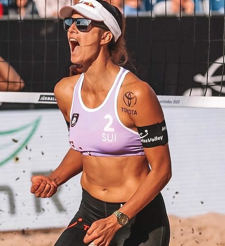 Joana Heidrich photo 27