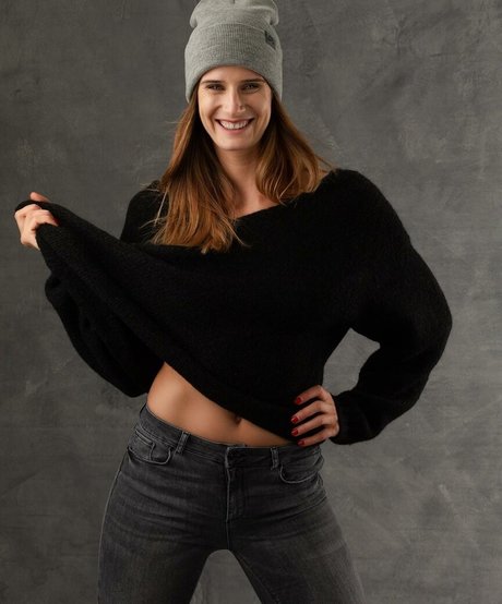 Joana Heidrich photo 29
